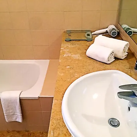 E7 Oriente Apartment